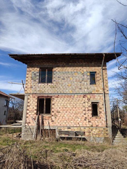 Къща в с. Гълъбник