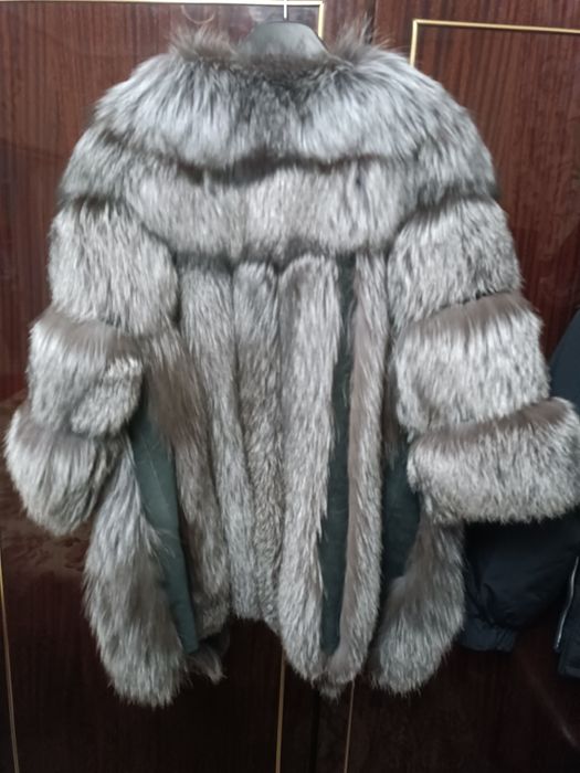 Продам песцовую шубу