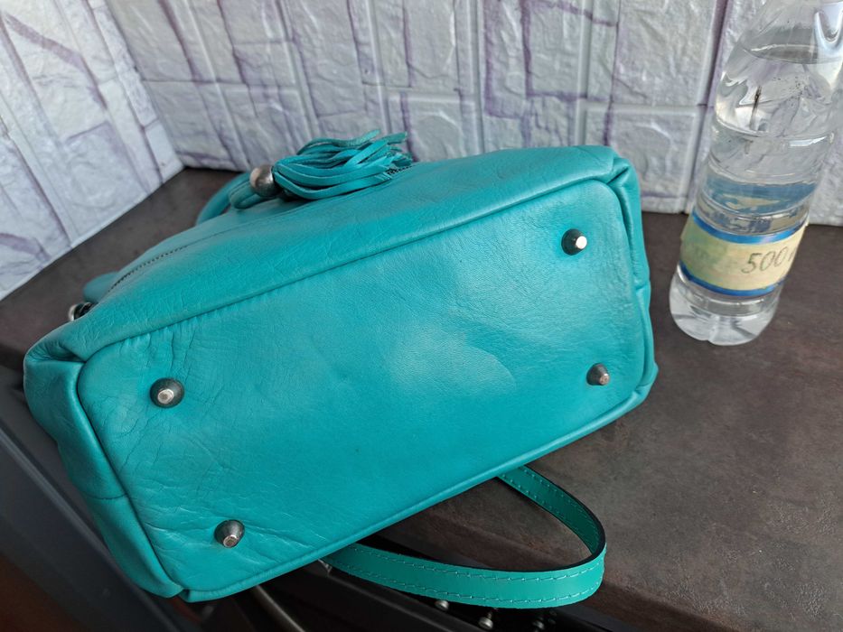 дамска чанта,малка тюркоазена кожена чантичка-естествена кожаLANCASTER