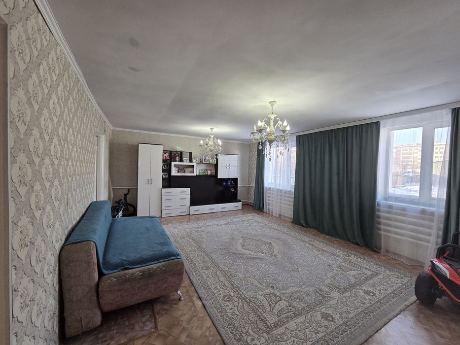 Продом дом рядом с КСШ!