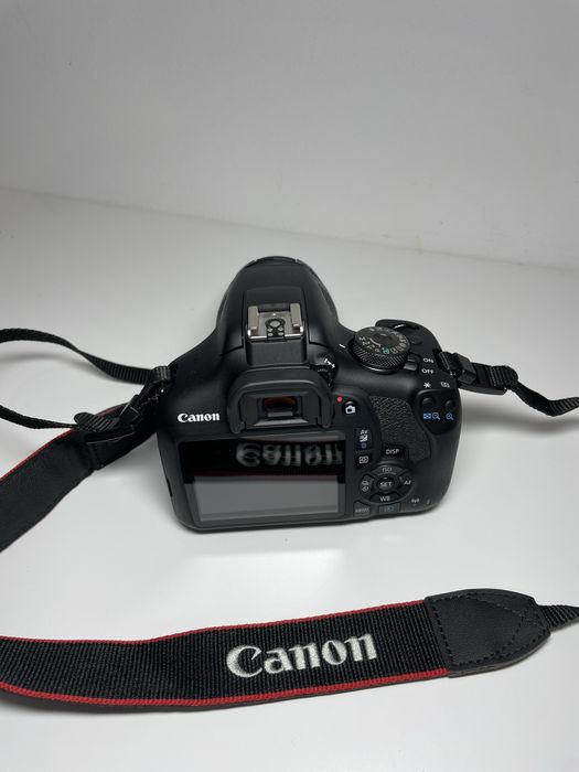 Camera foto Canon EOS 2000D