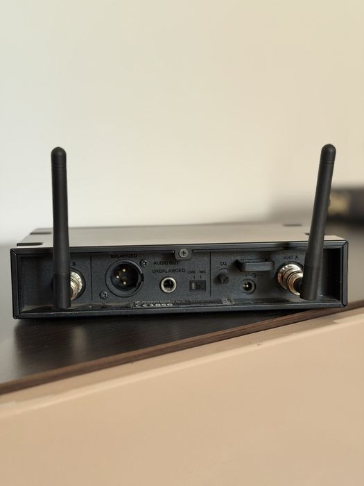 Vând sistem microfon wireless Sennheiser XS Wireless (SKM 35 + Receptor True Diversity)