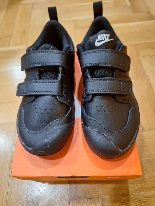 Нови оригинални кецове Nike Pico, номер 27
Номер 24, стелка измерена о