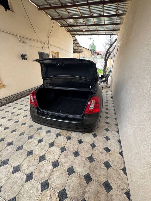 Jentra 2023 yil 3pazitsa avtomat srochna sotiladi. Lyuk abs  bor.