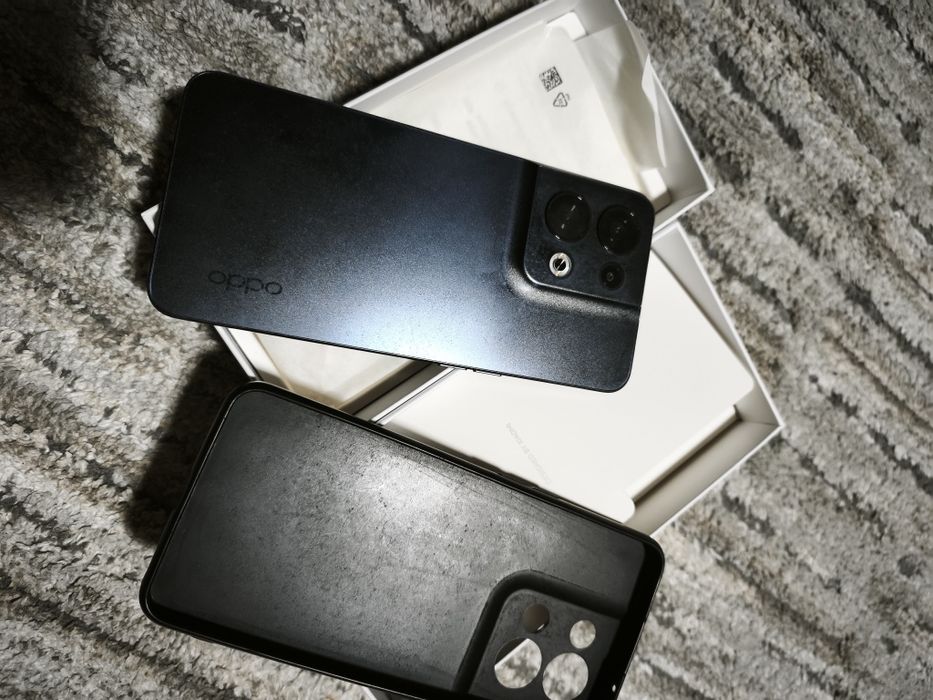 Vând telefon Oppo Reno 8 5 g
