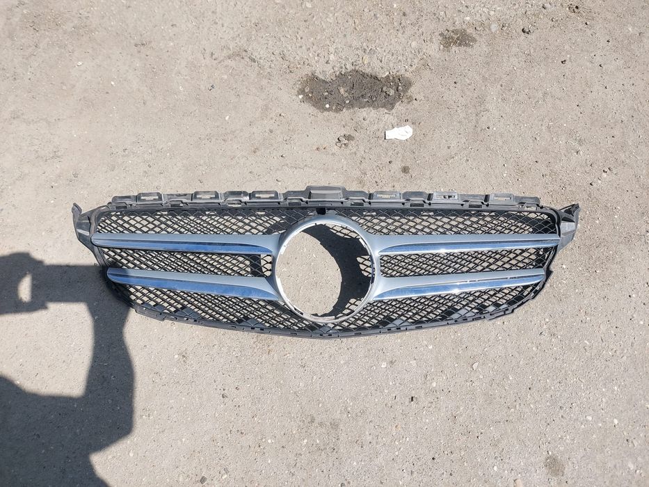 Vând grila bara fata Mercedes C200d ,w205 2017