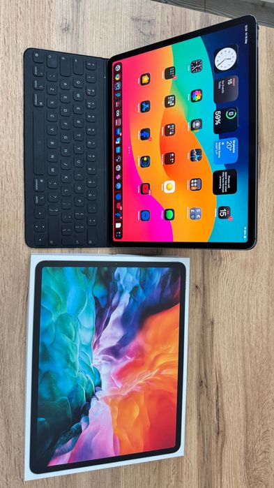 Ipad Pro 12.9" 128 GB Cellular; Wi-Fi + Smart Keyboard Folio заедно c Smart Keyboard Folio