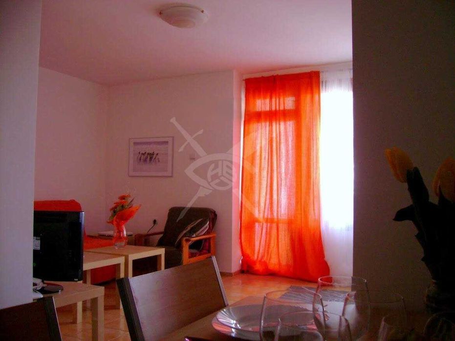 Дава се под наем Тристаен апартамент в Пловдив, Център - 110 кв.м за 747.66 € - Снимка #2