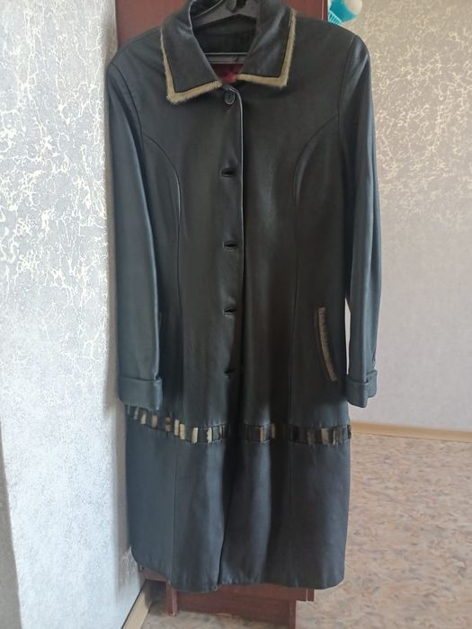 Продам кожаное пальто