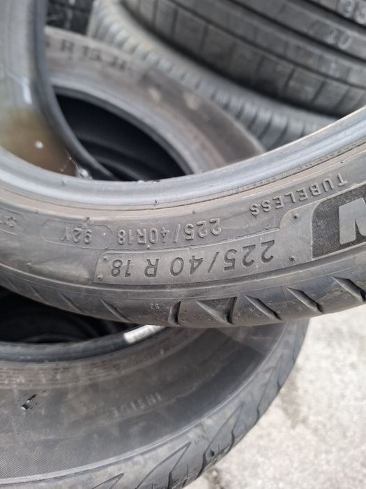 4бр 225 40 18 дот1824 Michelin  като нови цената е за 1бр