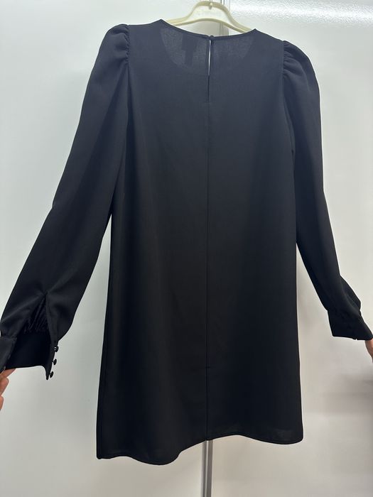 Rochie neagra H&M cu umeri bufanti