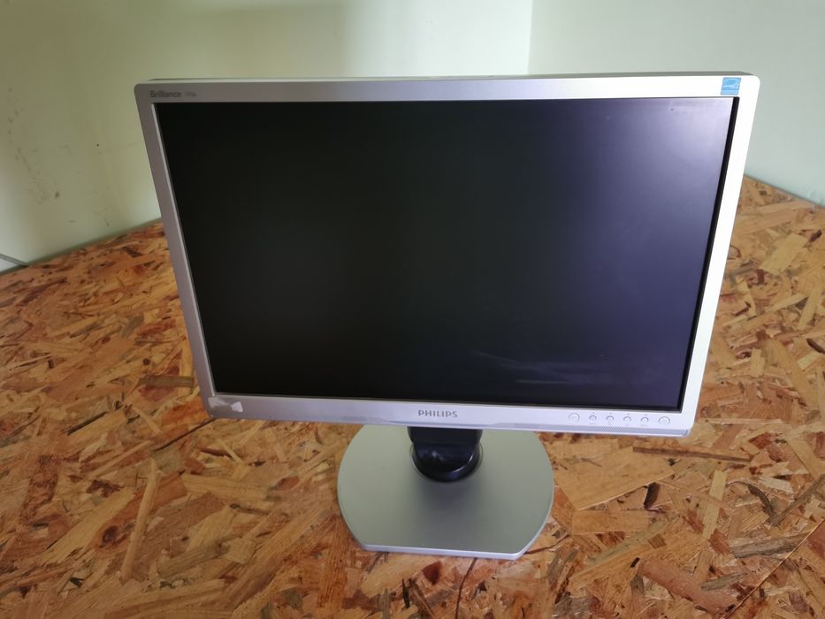Монитор Philips 19"