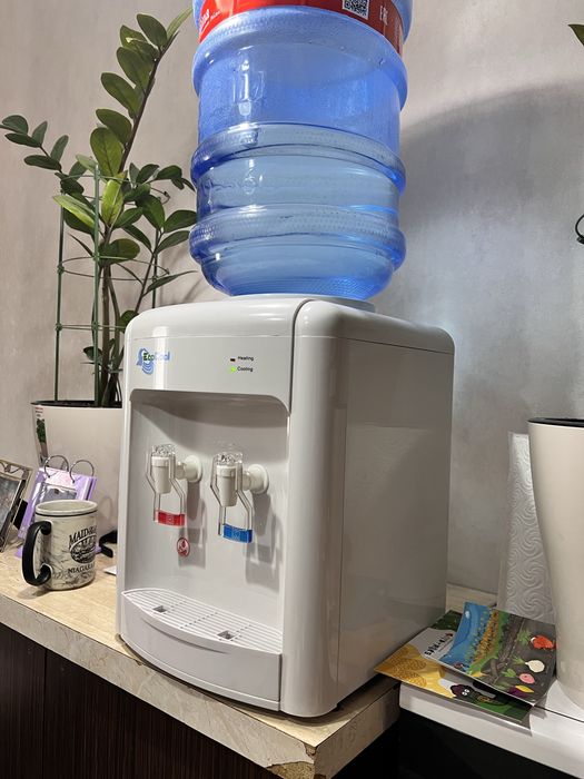Кулер для воды настольный
