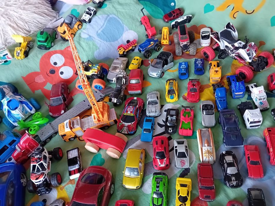 120 броя - огромен лот колички и други транспортни стрдства, метални п