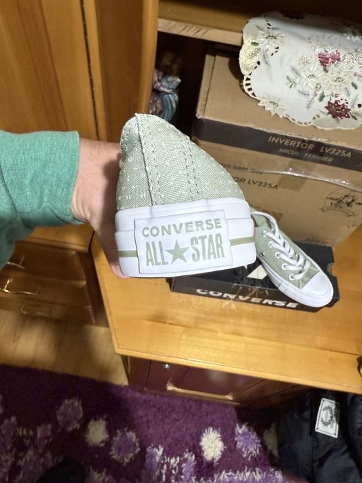 Tenesi Converse originali noi marimea 36