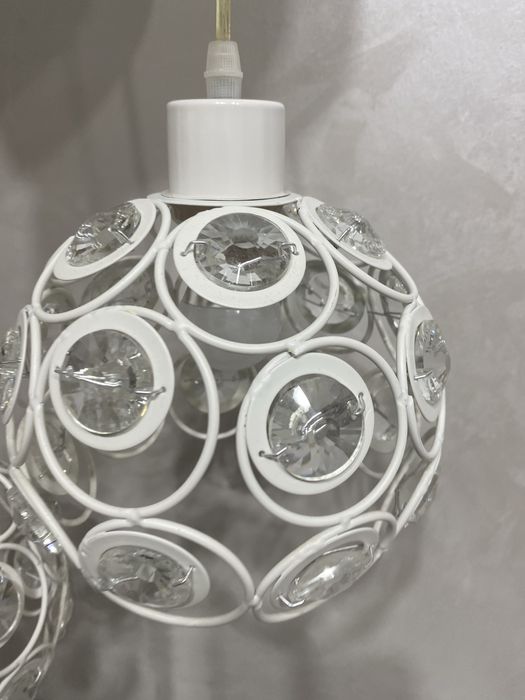 Люстра белая