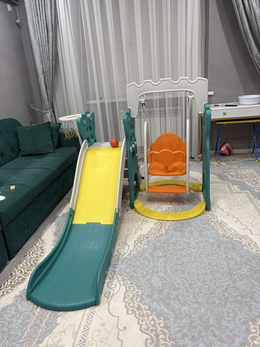 Игровая горка и качели