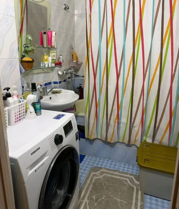 продам 2-х ком. 54кв. 3мкр. 2-этаж