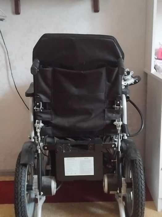 Электрическая инвалидная коляска
