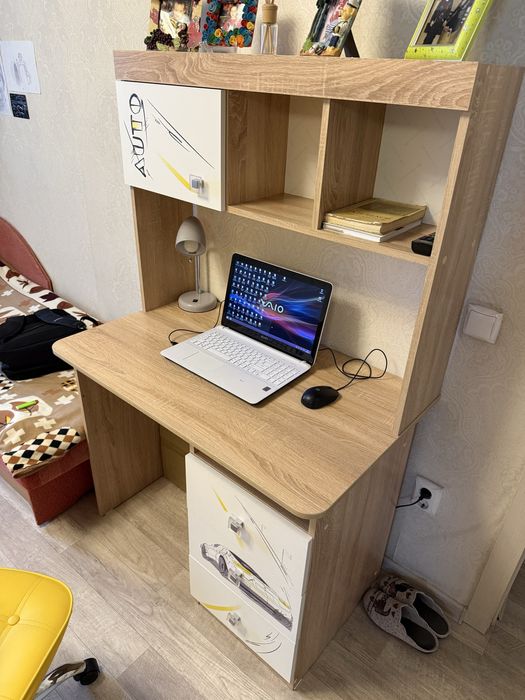 Стол компьютерный