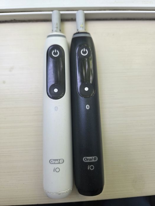 Periute dinti Oral-B IO7