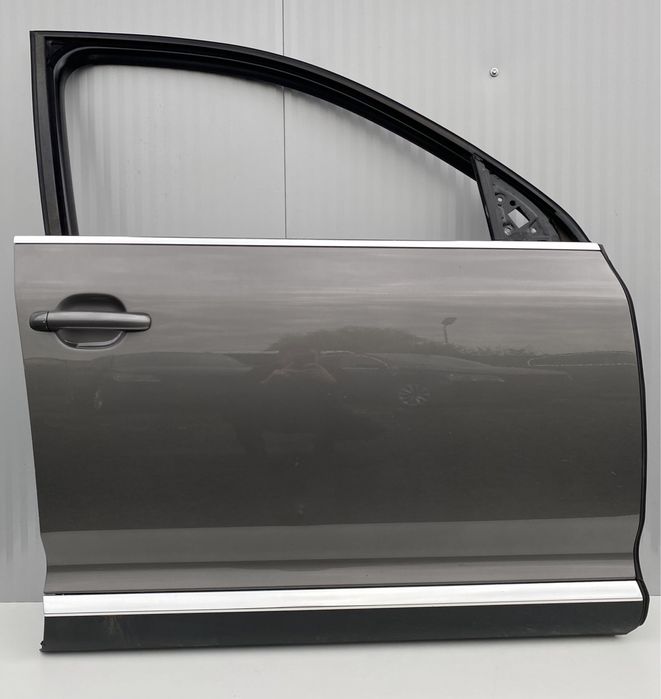 USA Dr fata vw Touareg 7L Facelift / cod de culoare LR7P