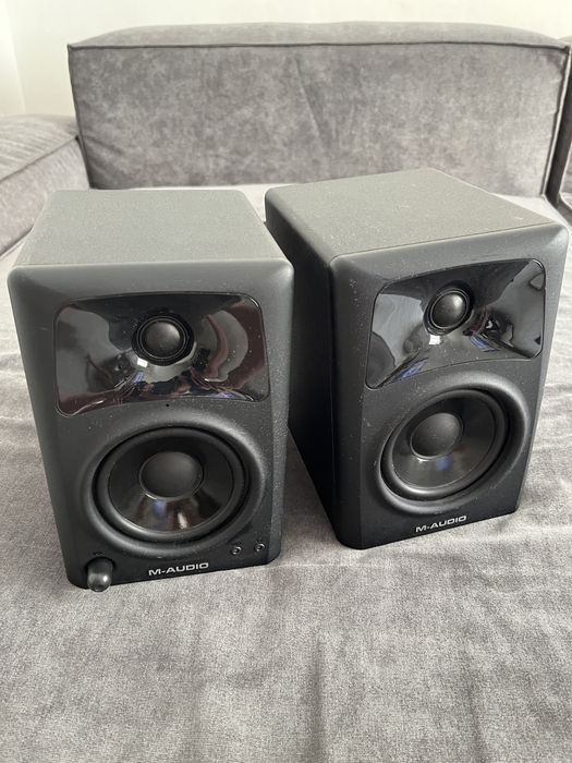Студийные мониторы M-Audio AV42 (колонки)