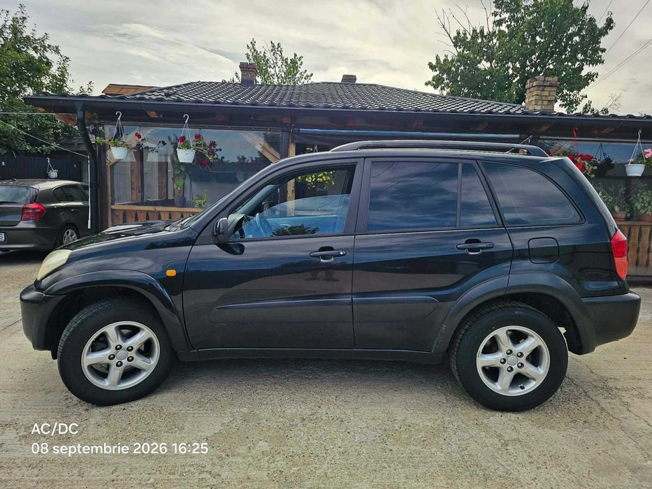 Toyota Rav4, 4x4, 2.0 diesel D-4D,fara rugina, stare f. buna, proprietar.