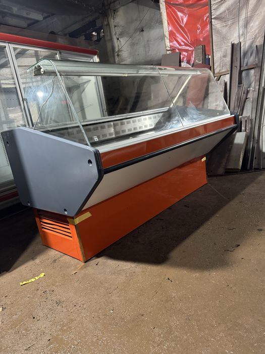 Vetrina xaladelniklar