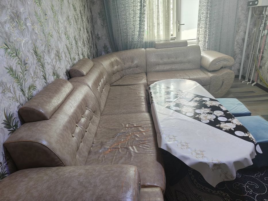 Срочно продается угловой диван
