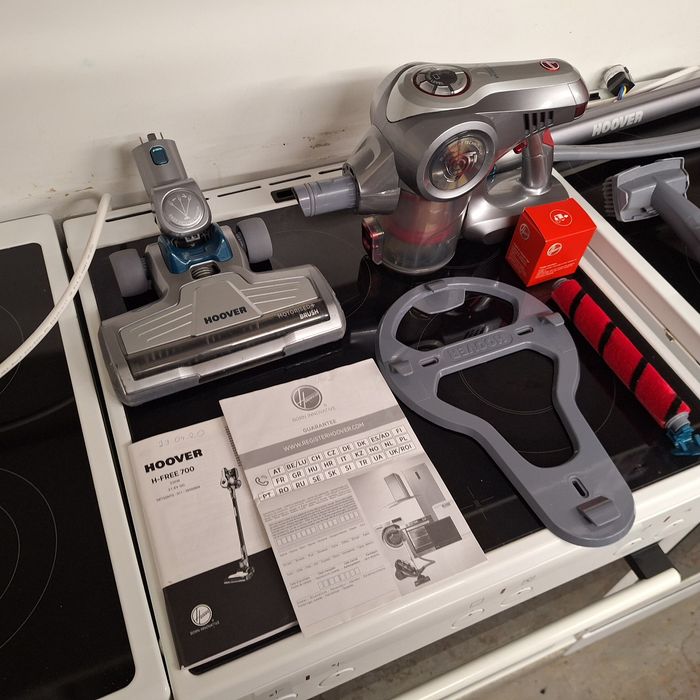 Акумулаторна прахосмукачка Hoover с два броя батерии по 35 минути