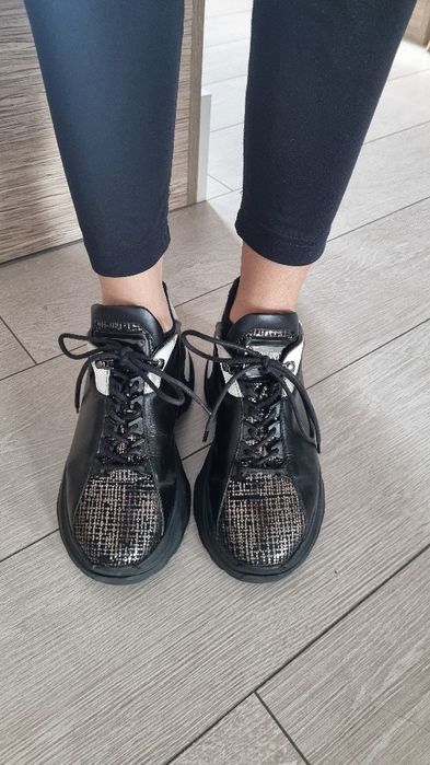 Спортни обувки Alessa