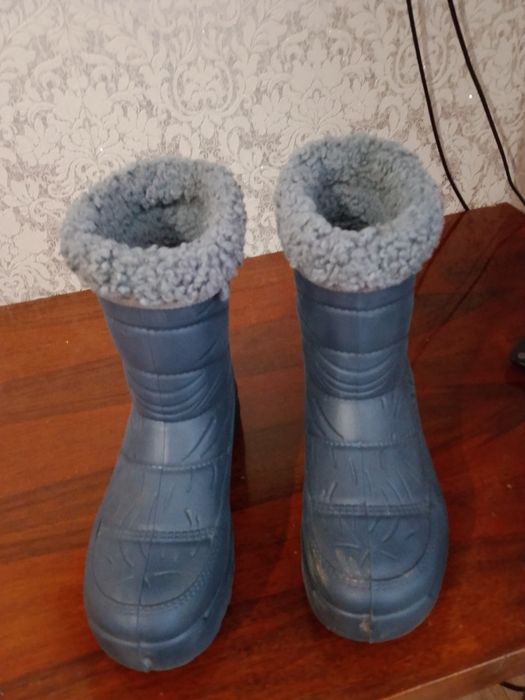 ПродамСапоги39р.резиновыеНаЮбилейной