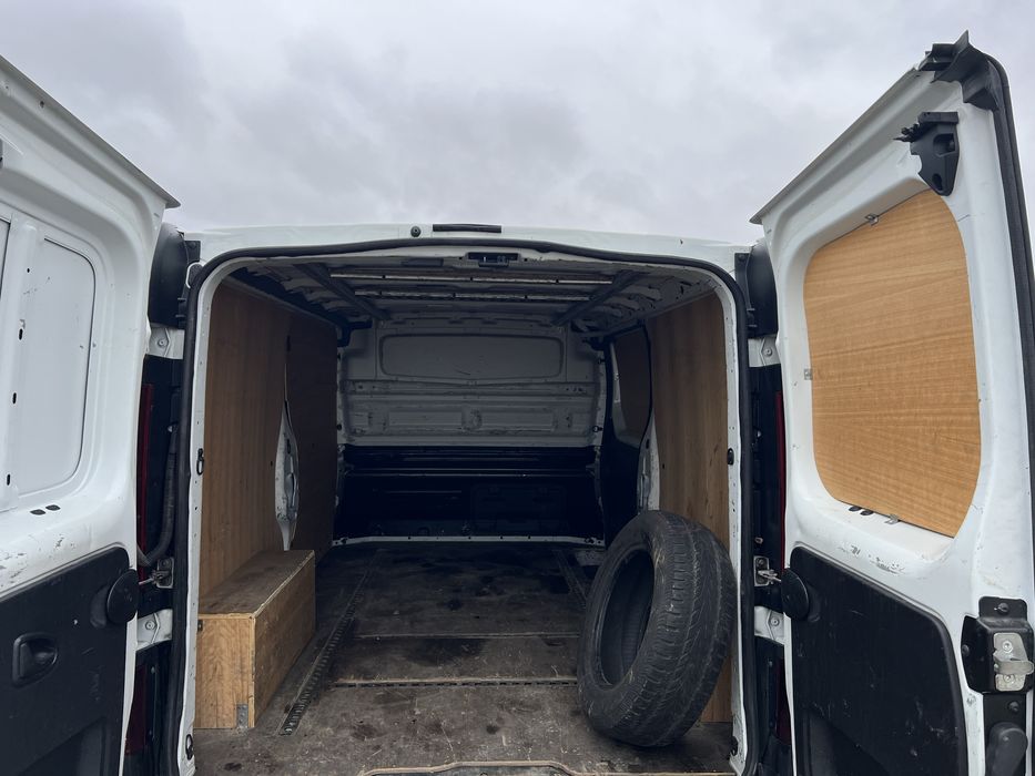 Renault Trafic 1.6  Lung L2H1.  Pret 7800€