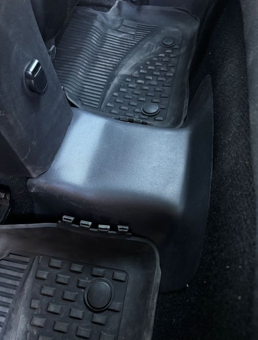 Set Ornamente protectie interior, praguri, covor Dacia Sandero 3 MK3