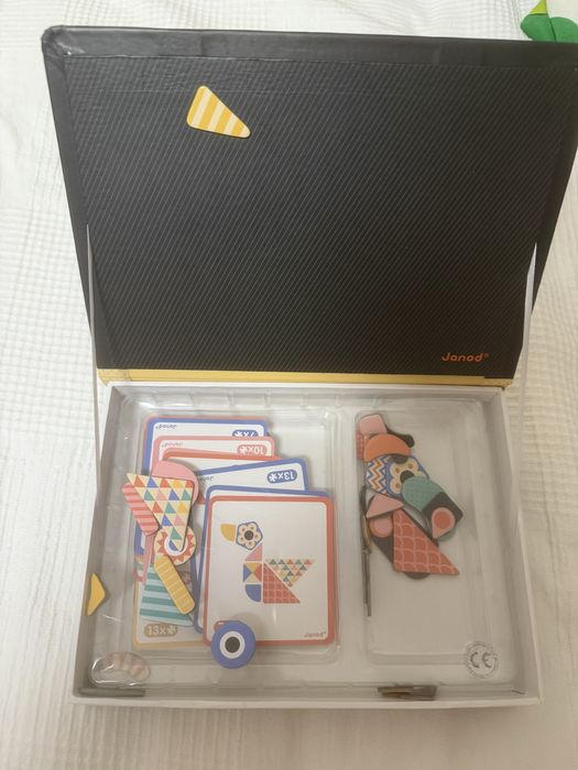 Образователни магнитни книжки с букви и фигурки