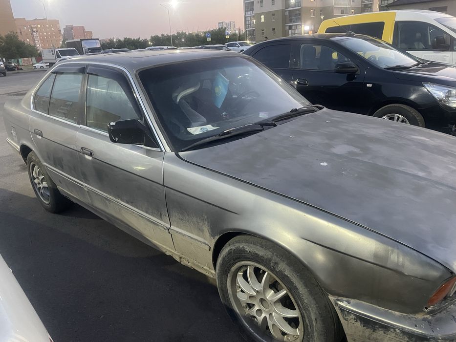 Продам машину бмв на ходу