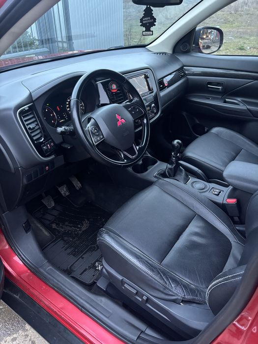 Mitsubishi Outlander Euro 6 2016 7 Locuri 2.2 Diesel Camera Piele Navi