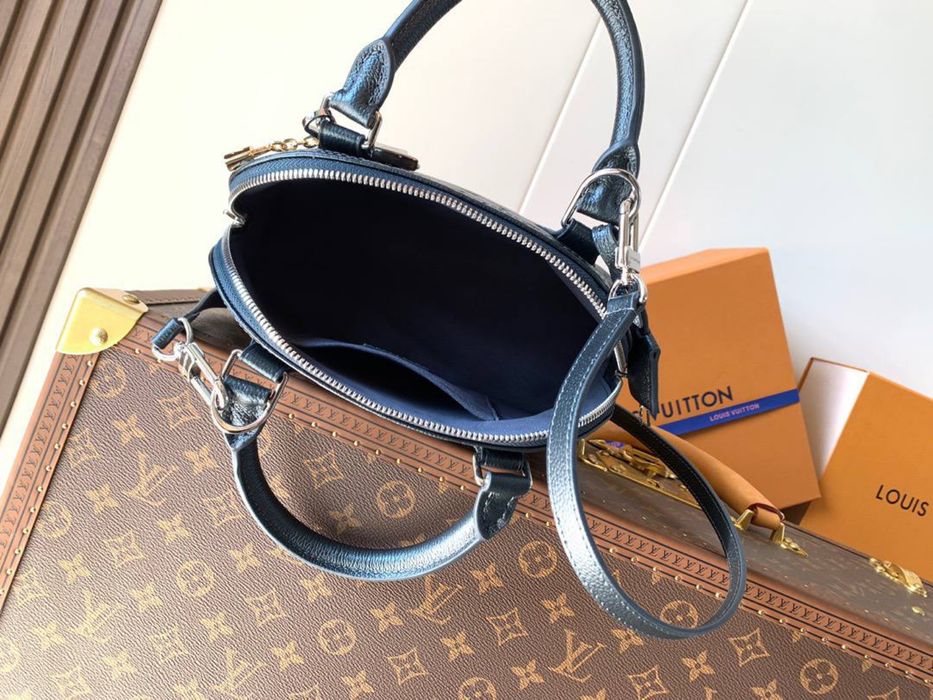 Geanta Louis Vuitton Alma BB