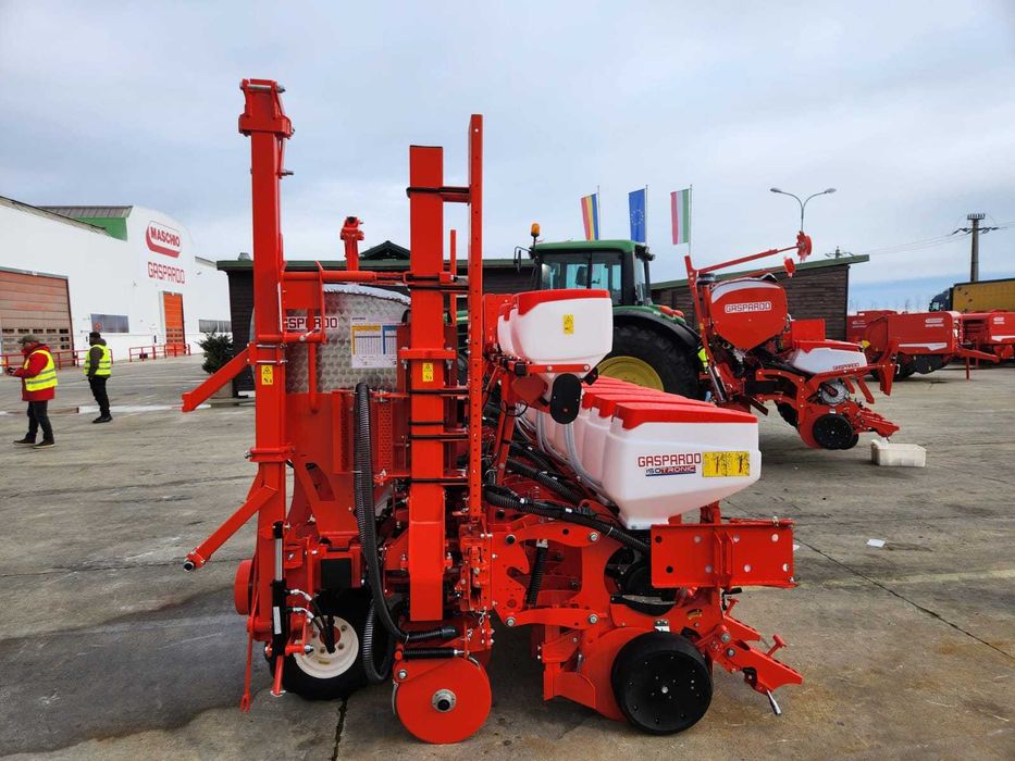 SEMANATOARE DE PRECIZIE GASPARDO Maga 8 45-80 Fertilizator dublu disc