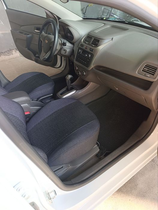 Chevrolet Cobalt 2025 — 4