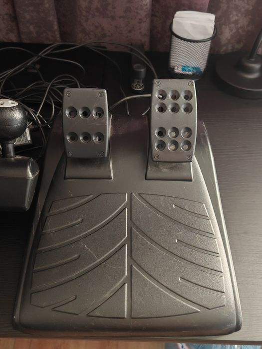 Волан с педали Logitech Driving force Gt 900 градуса