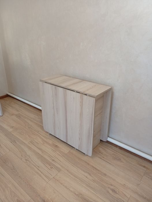 Стол книжка б/у.