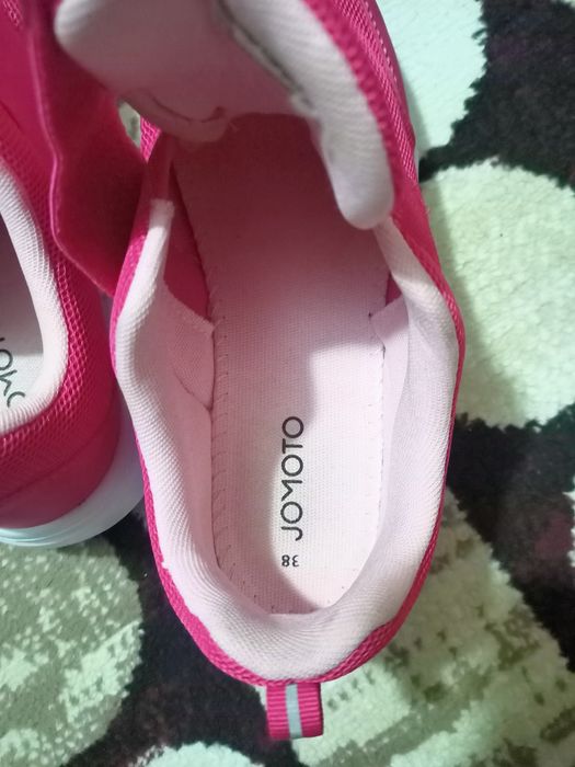 Кроссовки 38размер