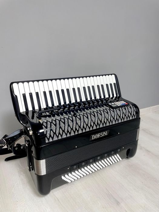 Vând acordeon italian Borsini cu MIDI