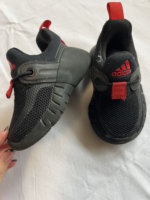 Адидас маратонки