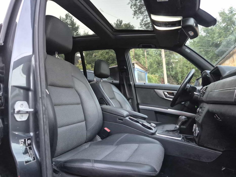 Mercedes GLK320CDI 224кс панорама черен таван ксенон автоматик НА ЧАСТ