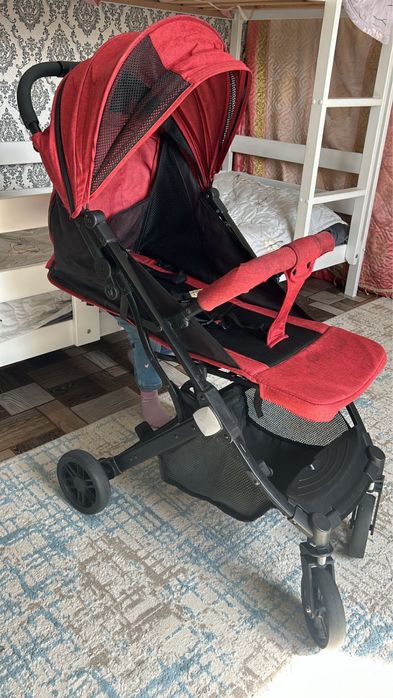 Продаю детскую коляску.