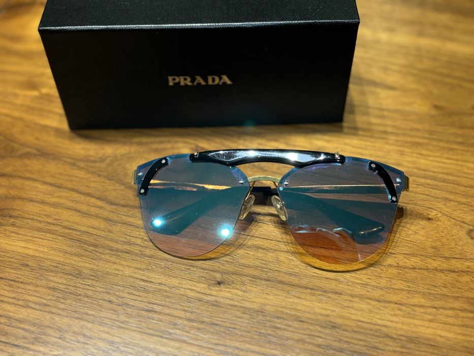 Дамски слънчеви очила-Prada