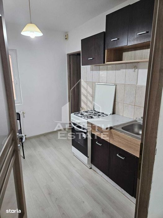 Apartament cu 2 camere, decomandat, etaj intermediar, zona Steaua — fotografia 3